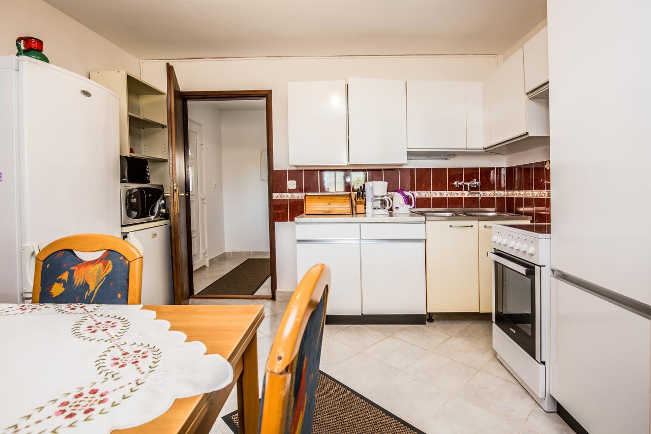 Apartment Carolina Лижнян Экстерьер фото