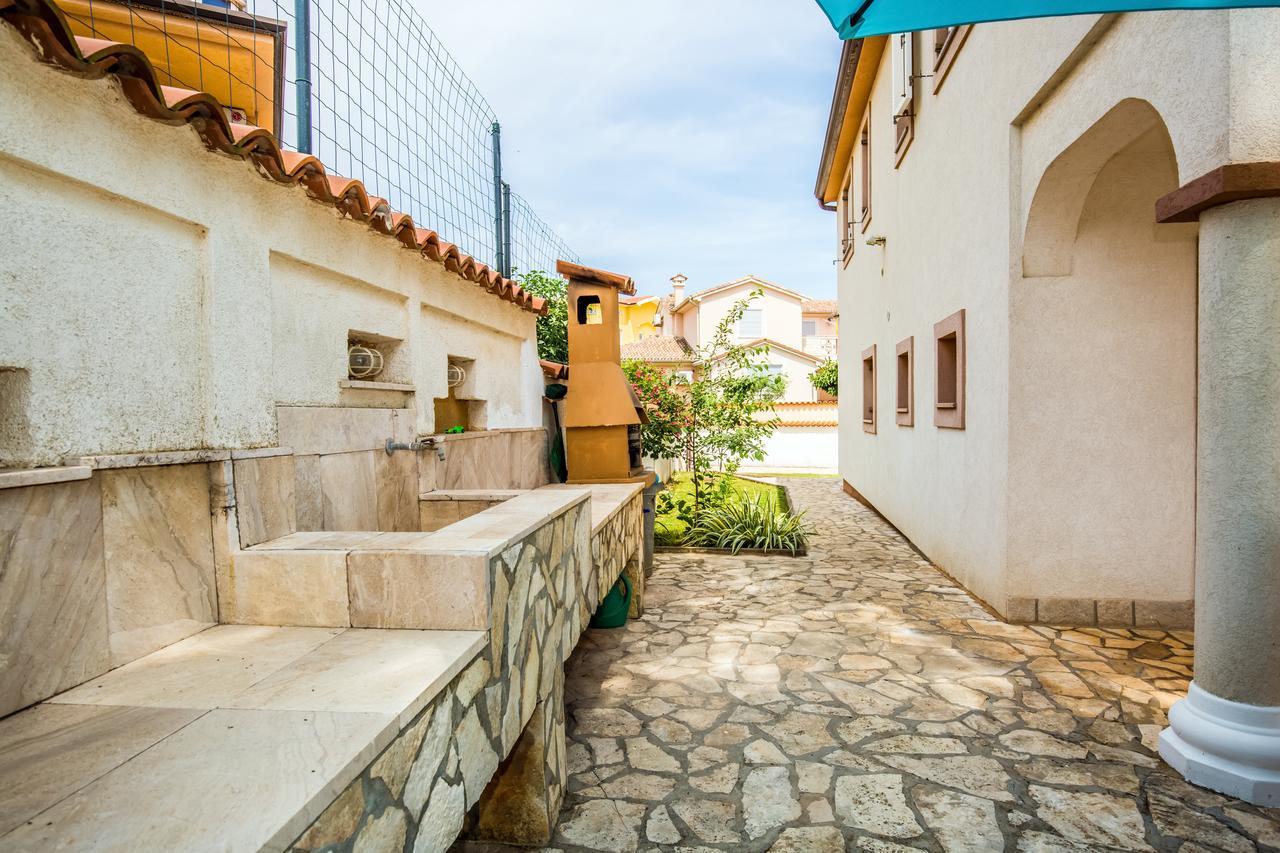 Apartment Carolina Лижнян Экстерьер фото